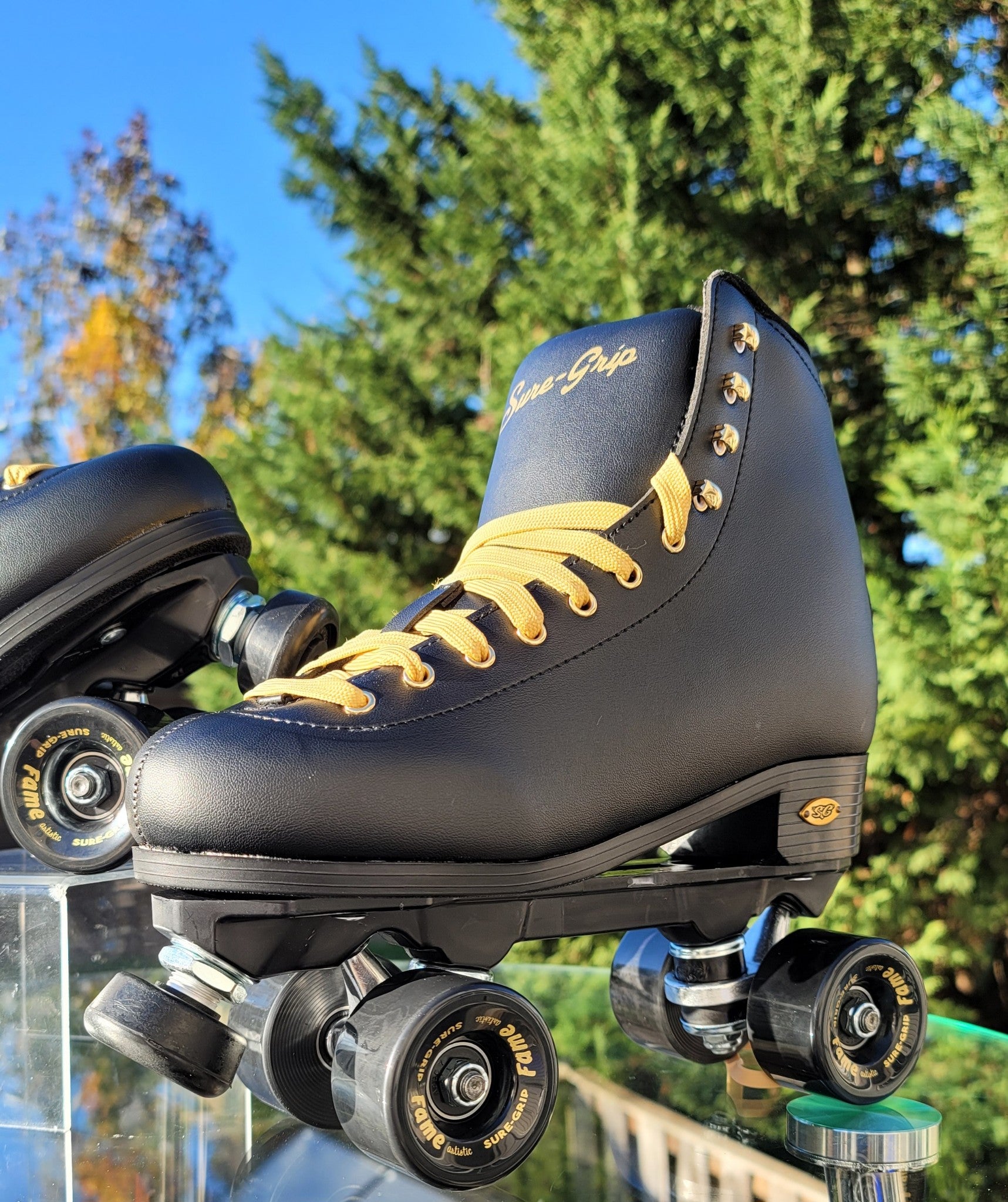 Sure-Grip Fame - Black and Gold (Limited Edition)