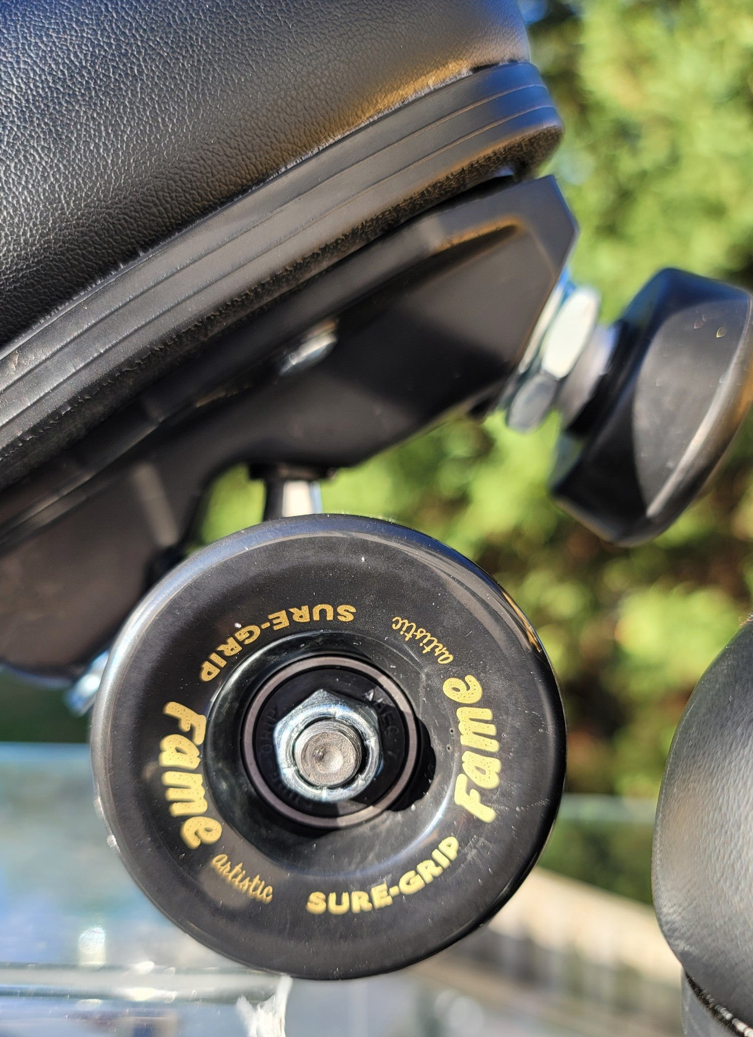 Sure-Grip Fame - Black and Gold (Limited Edition)